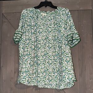 Max Studio Green and White Floral Print Blouse